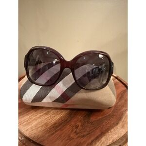 Burberry B4058 Womens Classic Oversized Butterfly‎ Frame Sunglasses with Case